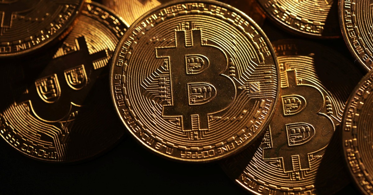 Bitcoin Climbs Above $80,000 as Dollar Weakness Revives Crypto Demand
