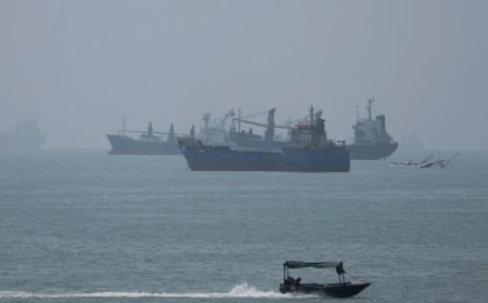 US and Iran trade strikes for first time in weeks
