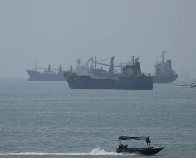 US and Iran trade strikes for first time in weeks
